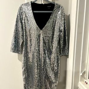Sexy, sparkly party dress in silver sequins size 12 mini cut 3/4 sleeves V neck